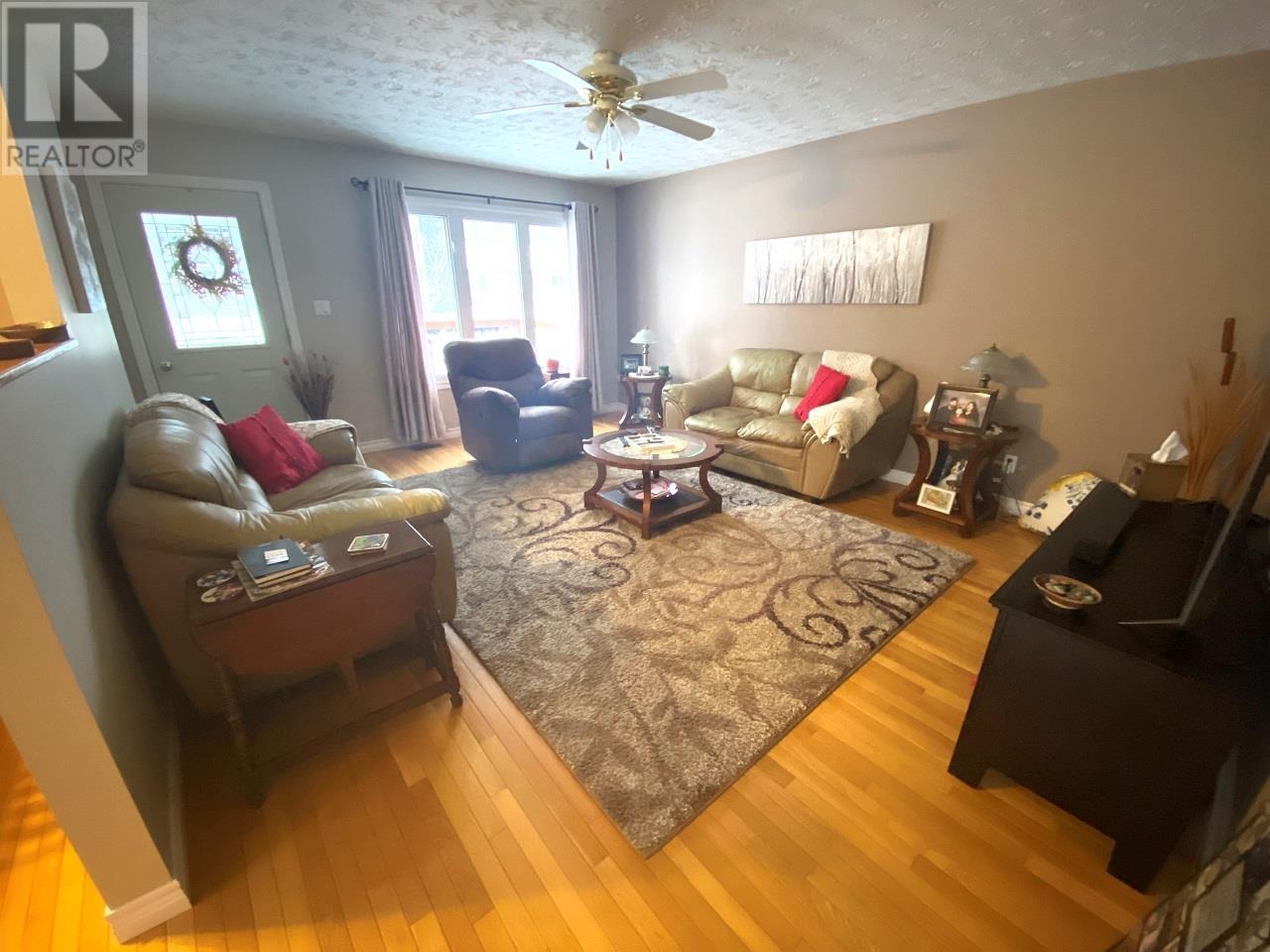 210 Mississauga Ave, Elliot Lake, Ontario  P5A 1E6 - Photo 5 - SM260331