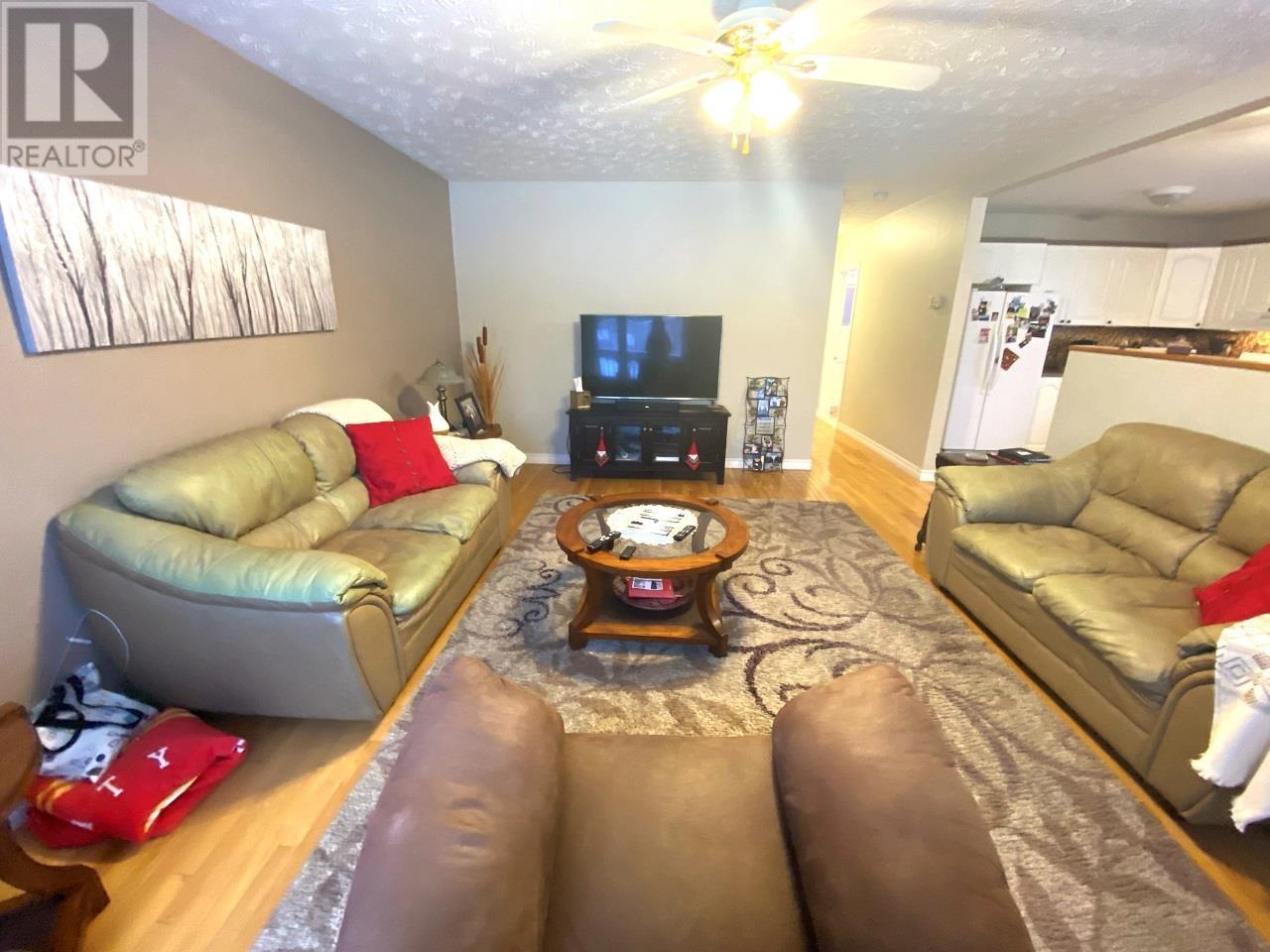 210 Mississauga Ave, Elliot Lake, Ontario  P5A 1E6 - Photo 7 - SM260331