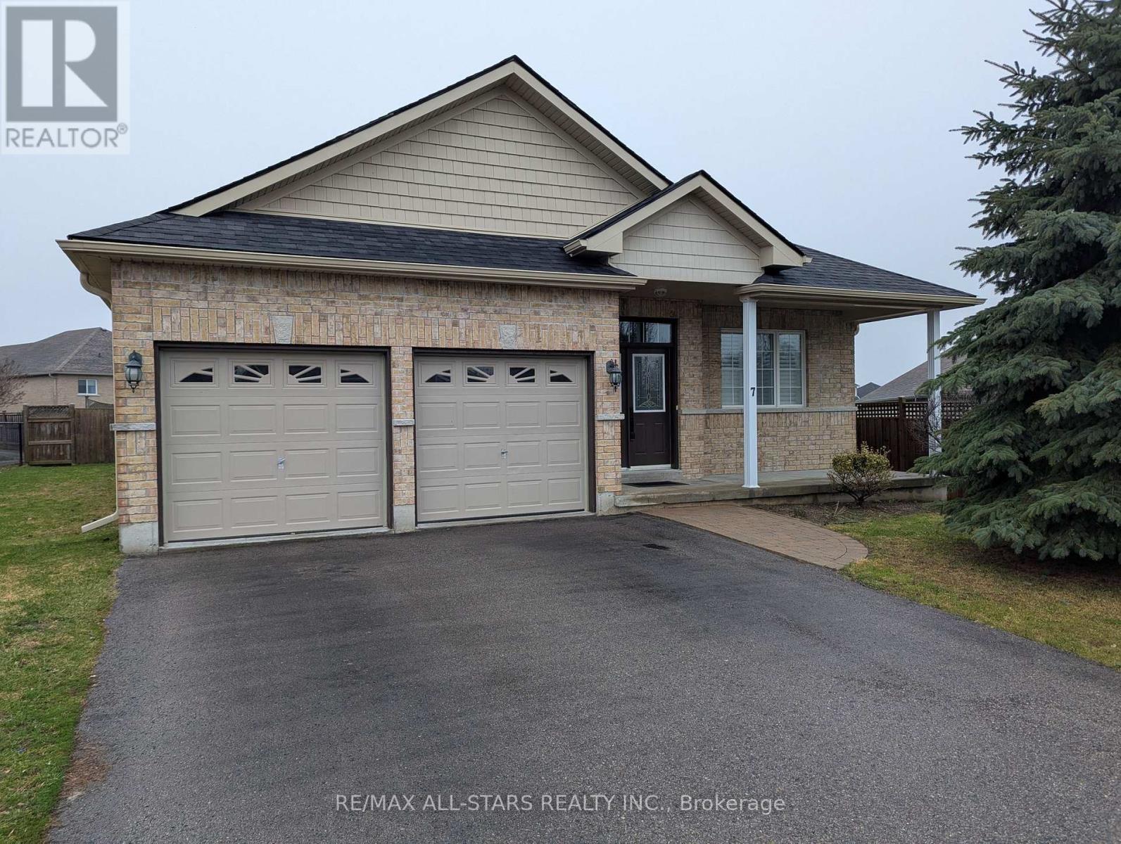 7 PARKSIDE DRIVE, Kawartha Lakes, Ontario