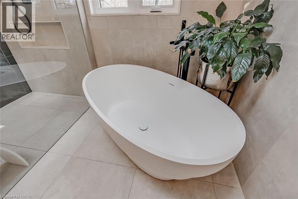 327 Goodram Drive, Burlington, Ontario  L7L 2J9 - Photo 24 - 40819522