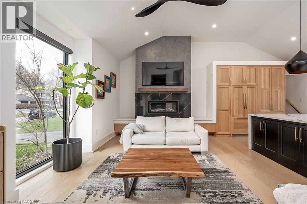 327 Goodram Drive, Burlington, Ontario  L7L 2J9 - Photo 8 - 40819522