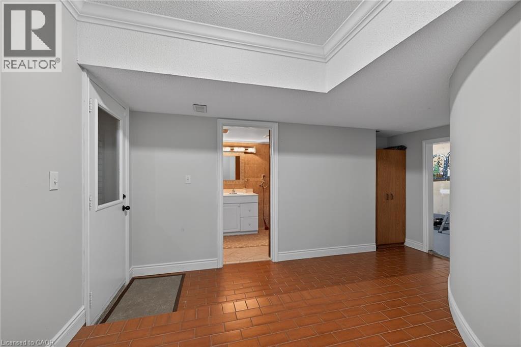 233 Green Mountain Road E, Stoney Creek, Ontario  L8J 2Z5 - Photo 35 - 40811506