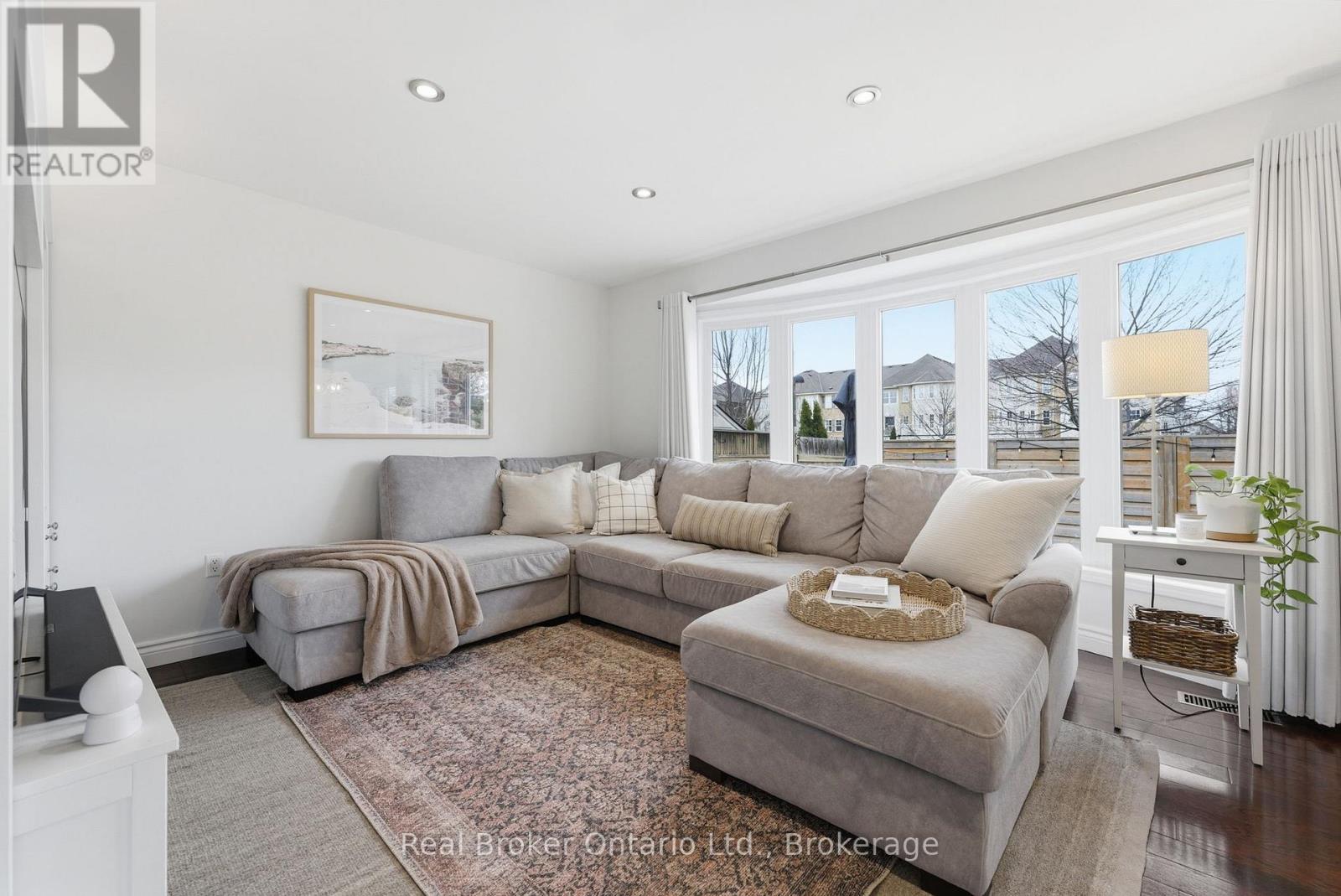 910 Vickerman Way, Milton, Ontario  L9T 0K5 - Photo 10 - W13005624