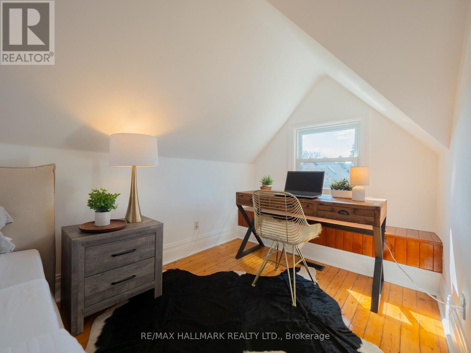 26 Sparkhall Avenue, Toronto, Ontario  M4K 1G5 - Photo 38 - E13004030