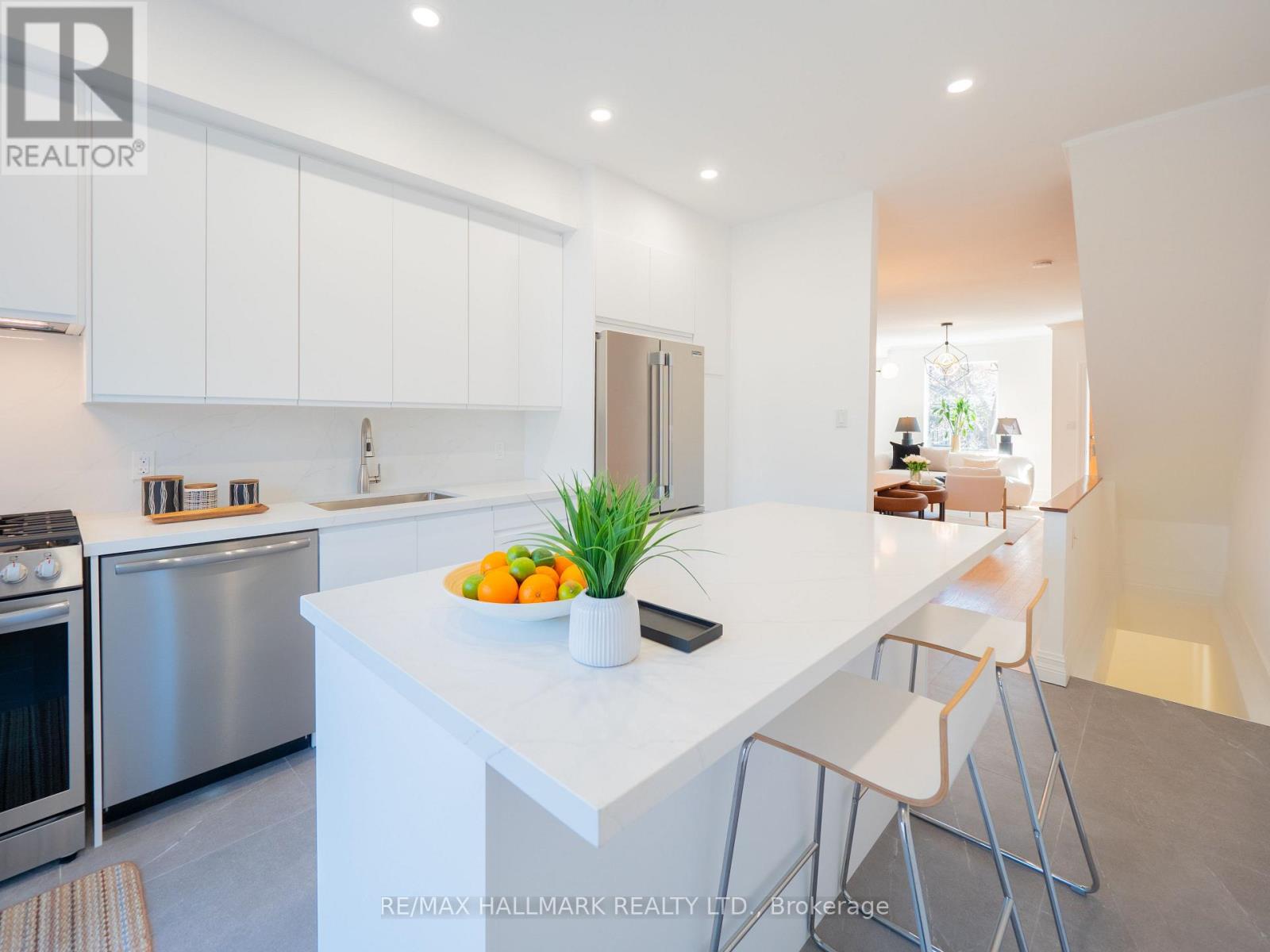 26 Sparkhall Avenue, Toronto, Ontario  M4K 1G5 - Photo 23 - E13004030