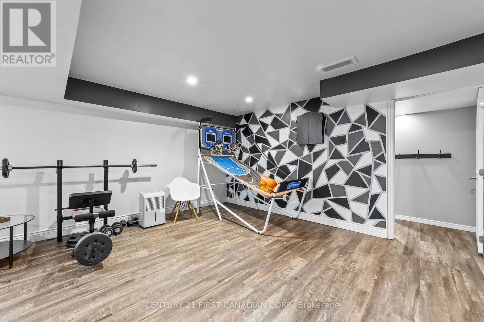 181 Gilmour Drive, Lucan Biddulph, Ontario  N0M 2J0 - Photo 35 - X12802572