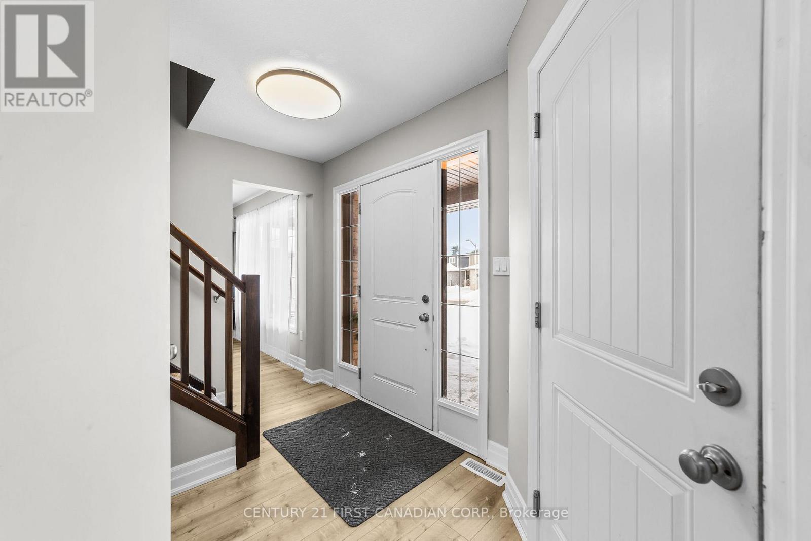 181 Gilmour Drive, Lucan Biddulph, Ontario  N0M 2J0 - Photo 5 - X12802572