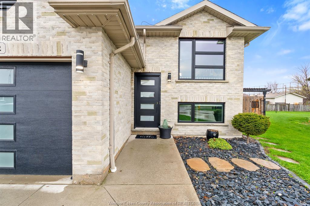 2 Regal, Tilbury, Ontario  N0P 2L0 - Photo 2 - 26008299