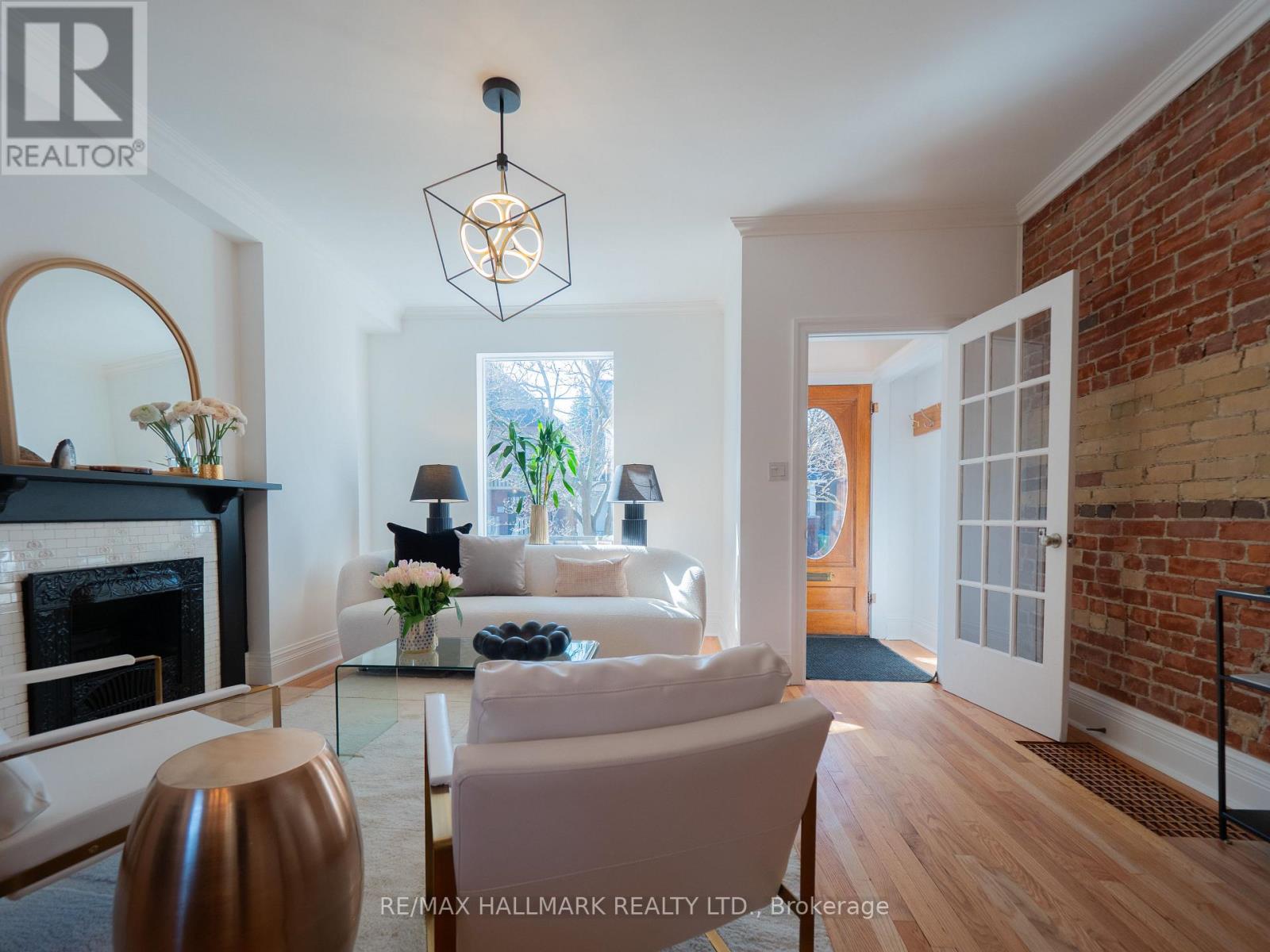 26 Sparkhall Avenue, Toronto, Ontario  M4K 1G5 - Photo 7 - E13004030