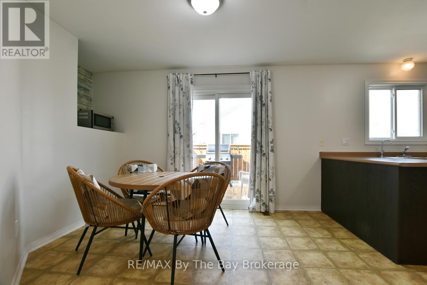 215 Montreal Street, Clearview, Ontario  L0M 1S0 - Photo 4 - S13005416