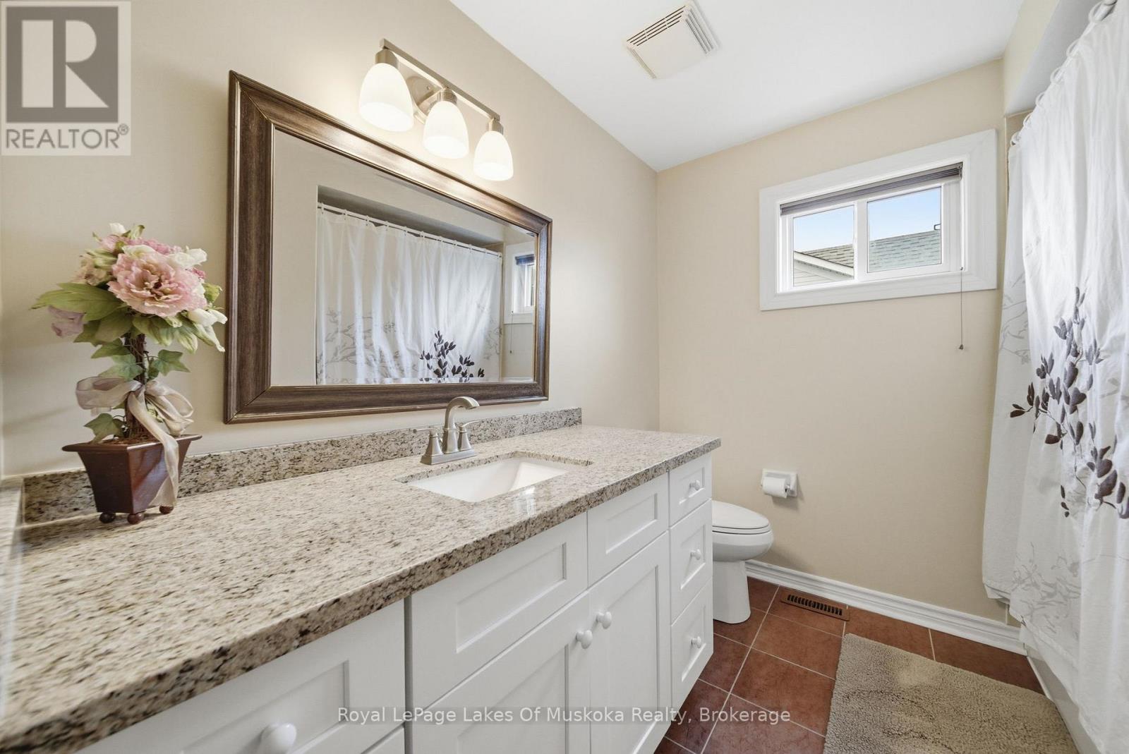 76 Succession Crescent, Barrie (Innis-Shore), Ontario  L4M 7G5 - Photo 37 - S13005550