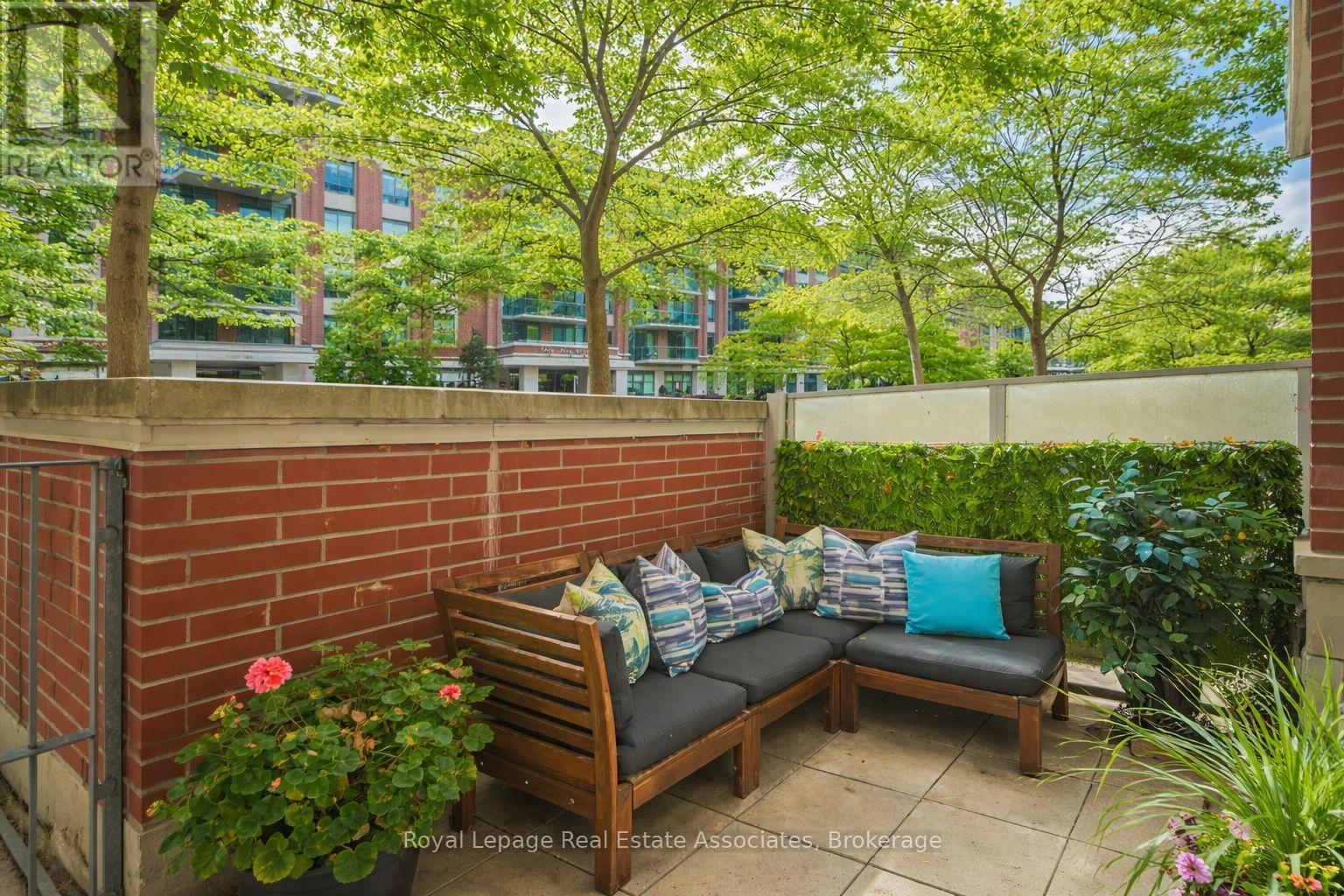 107 - 80 Port Street E, Mississauga, Ontario  L5G 4V6 - Photo 17 - W12801552