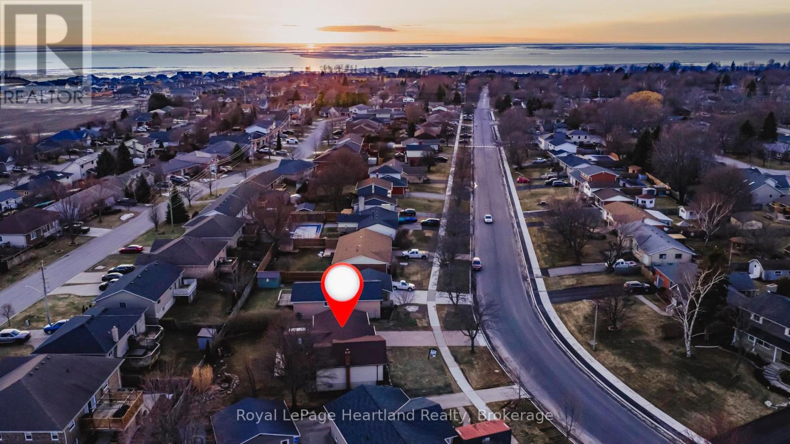 17 Suncoast Drive W, Goderich, Ontario  N7A 4H1 - Photo 2 - X13005554