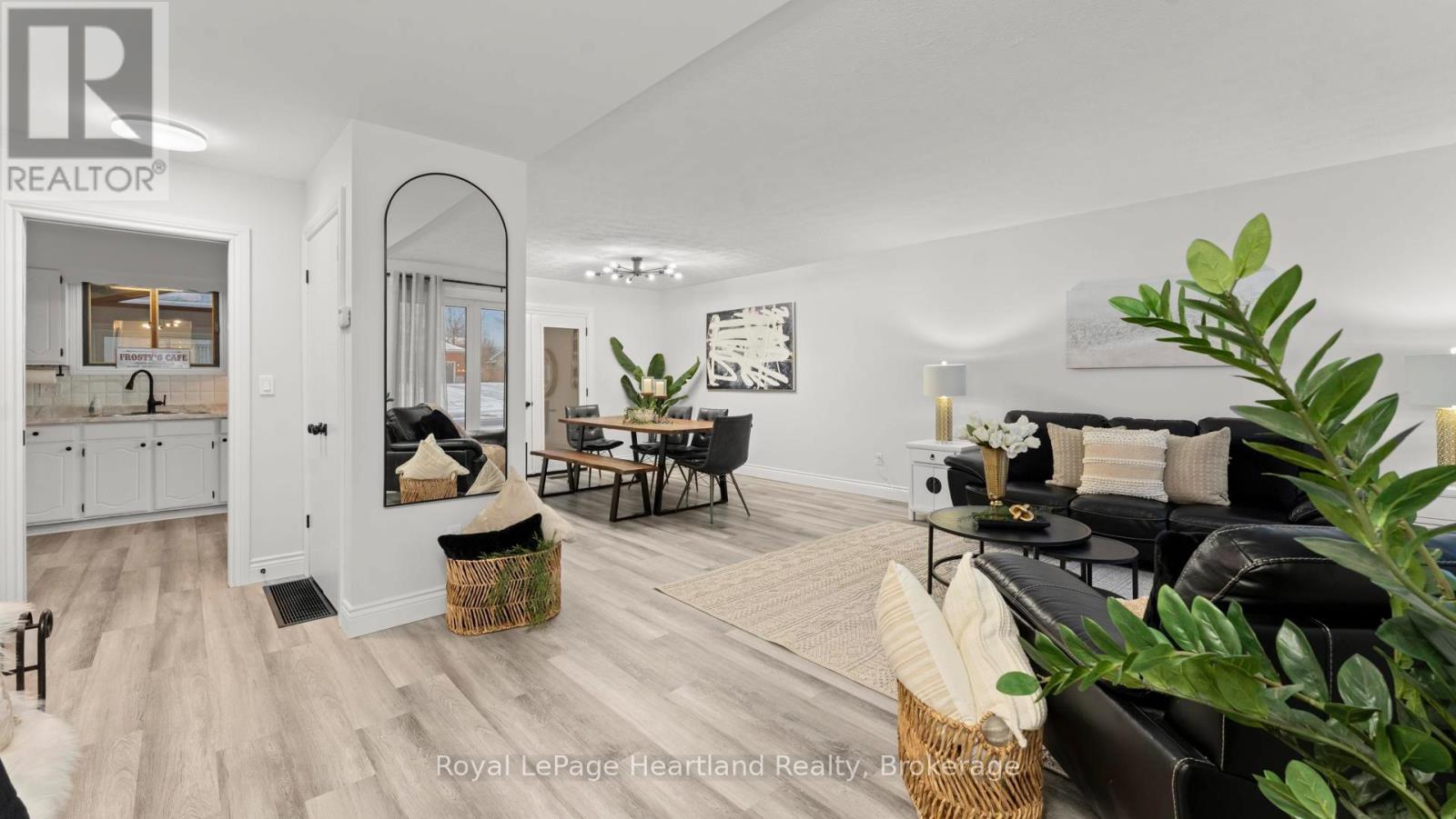 17 Suncoast Drive W, Goderich, Ontario  N7A 4H1 - Photo 4 - X13005554