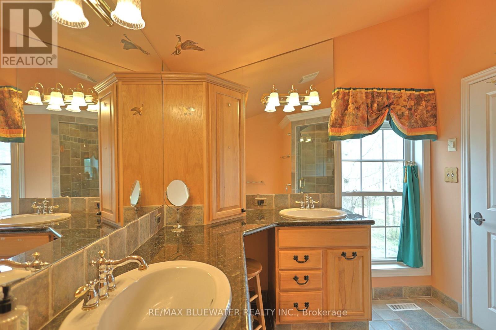 5 Phillip Street, South Huron, Ontario  N0M 1T0 - Photo 24 - X13005432