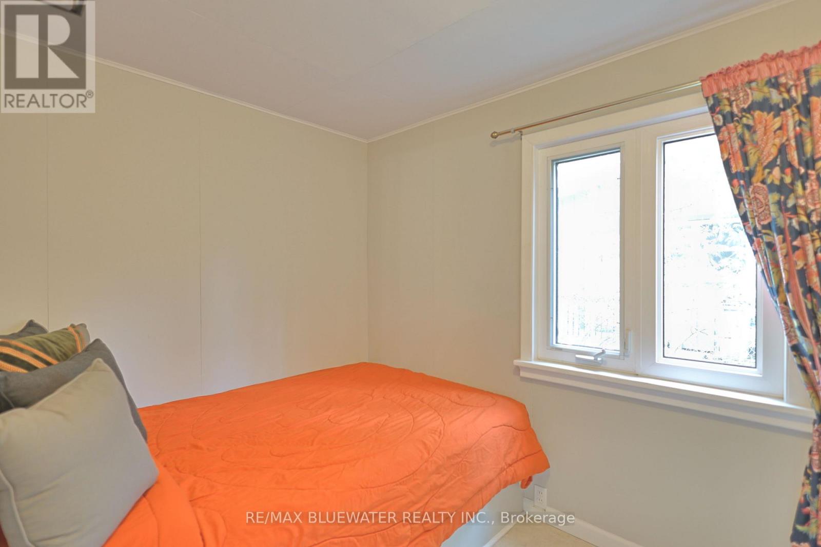 5 Phillip Street, South Huron, Ontario  N0M 1T0 - Photo 37 - X13005432