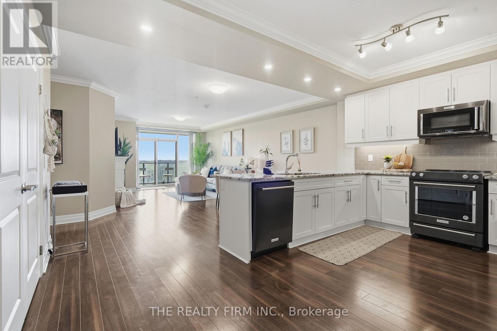 708 - 260 Villagewalk Boulevard, London North, Ontario  N6G 0W6 - Photo 4 - X13005536