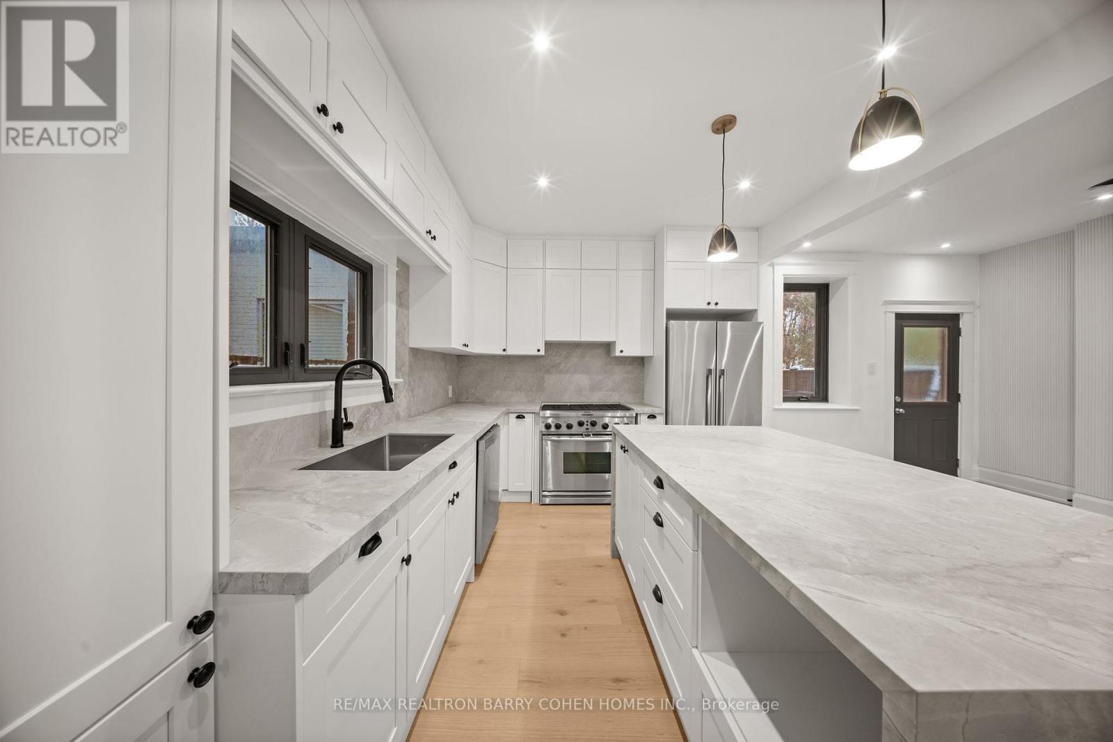 231 Macpherson Avenue, Toronto, Ontario  M4V 1A1 - Photo 12 - C13005542