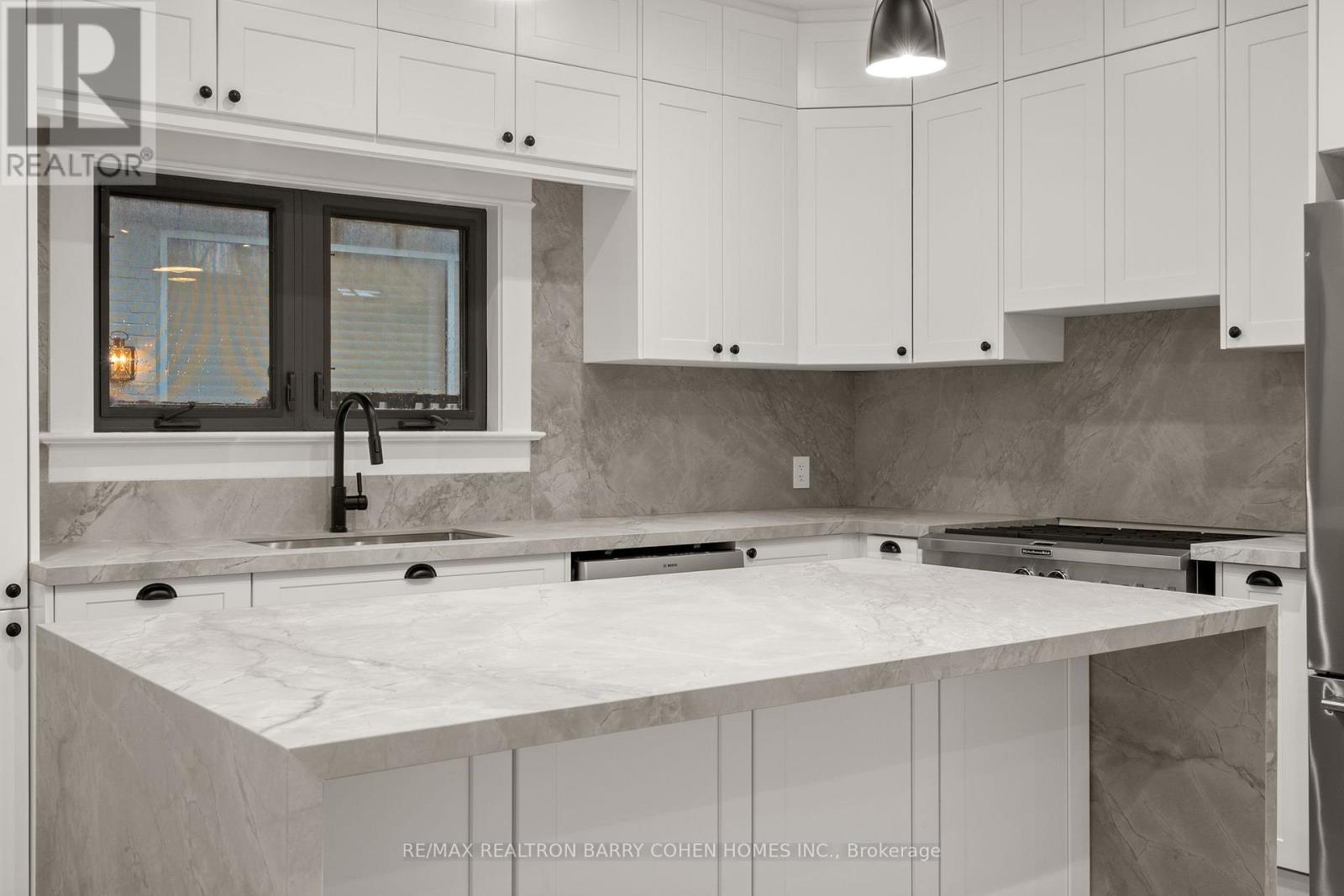 231 Macpherson Avenue, Toronto, Ontario  M4V 1A1 - Photo 15 - C13005542