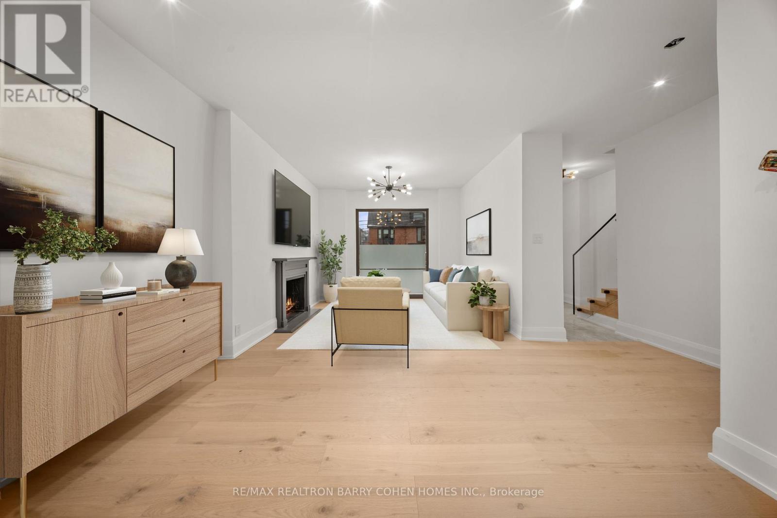 231 Macpherson Avenue, Toronto, Ontario  M4V 1A1 - Photo 5 - C13005542