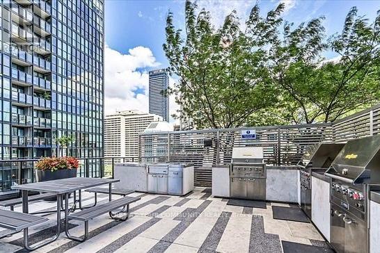 4011 - 101 Charles Street E, Toronto, Ontario  M4Y 0A9 - Photo 2 - C13005548