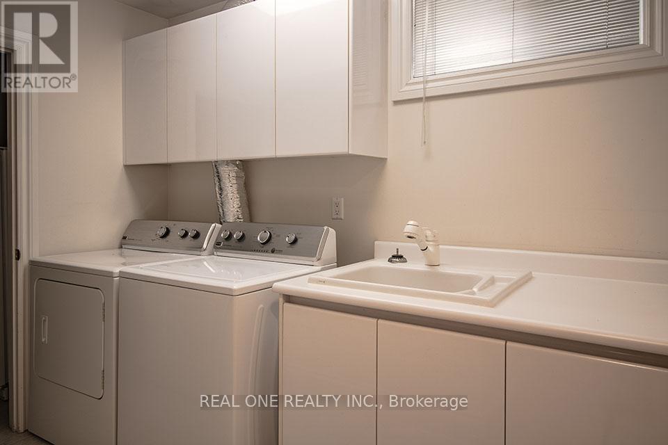 50 Yorkminster Road, Toronto, Ontario  M2P 1M3 - Photo 38 - C13005614