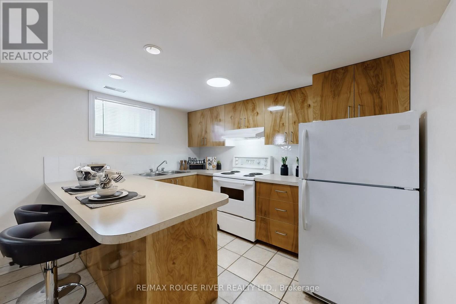 116 Lord Roberts Drive, Toronto, Ontario  M1K 3W8 - Photo 15 - E13005458