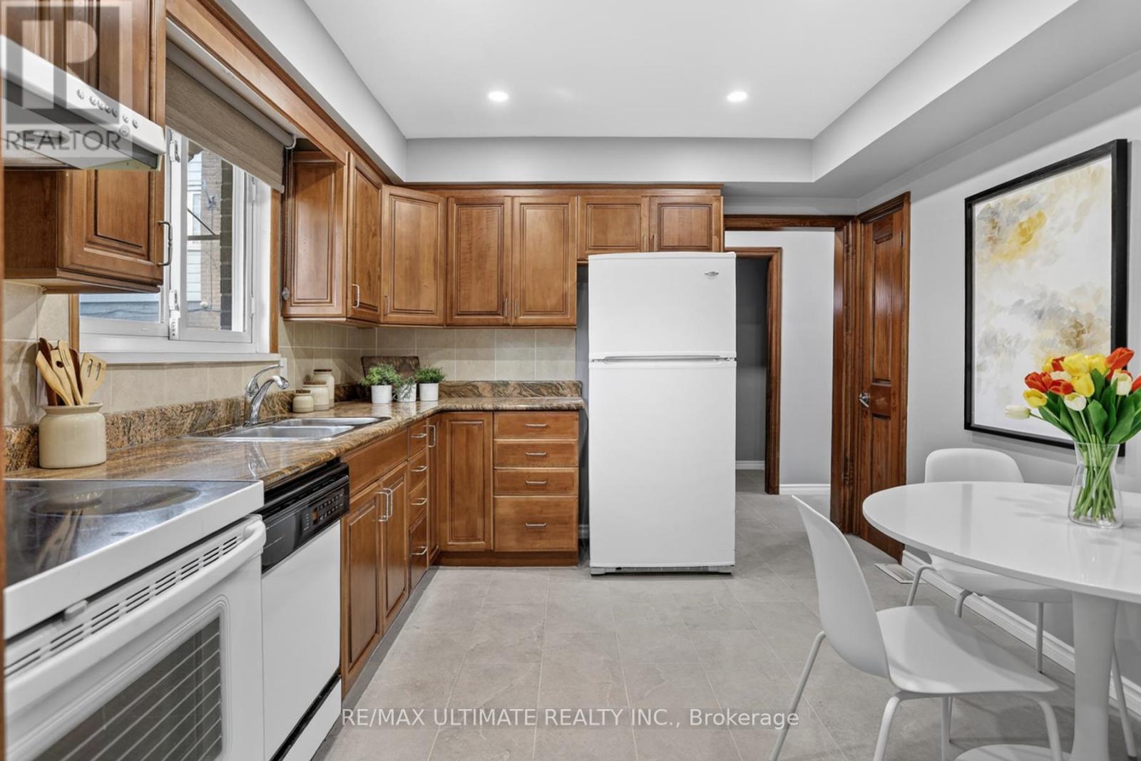 70 Rosemount Drive, Toronto, Ontario  M1K 2X3 - Photo 15 - E13005500