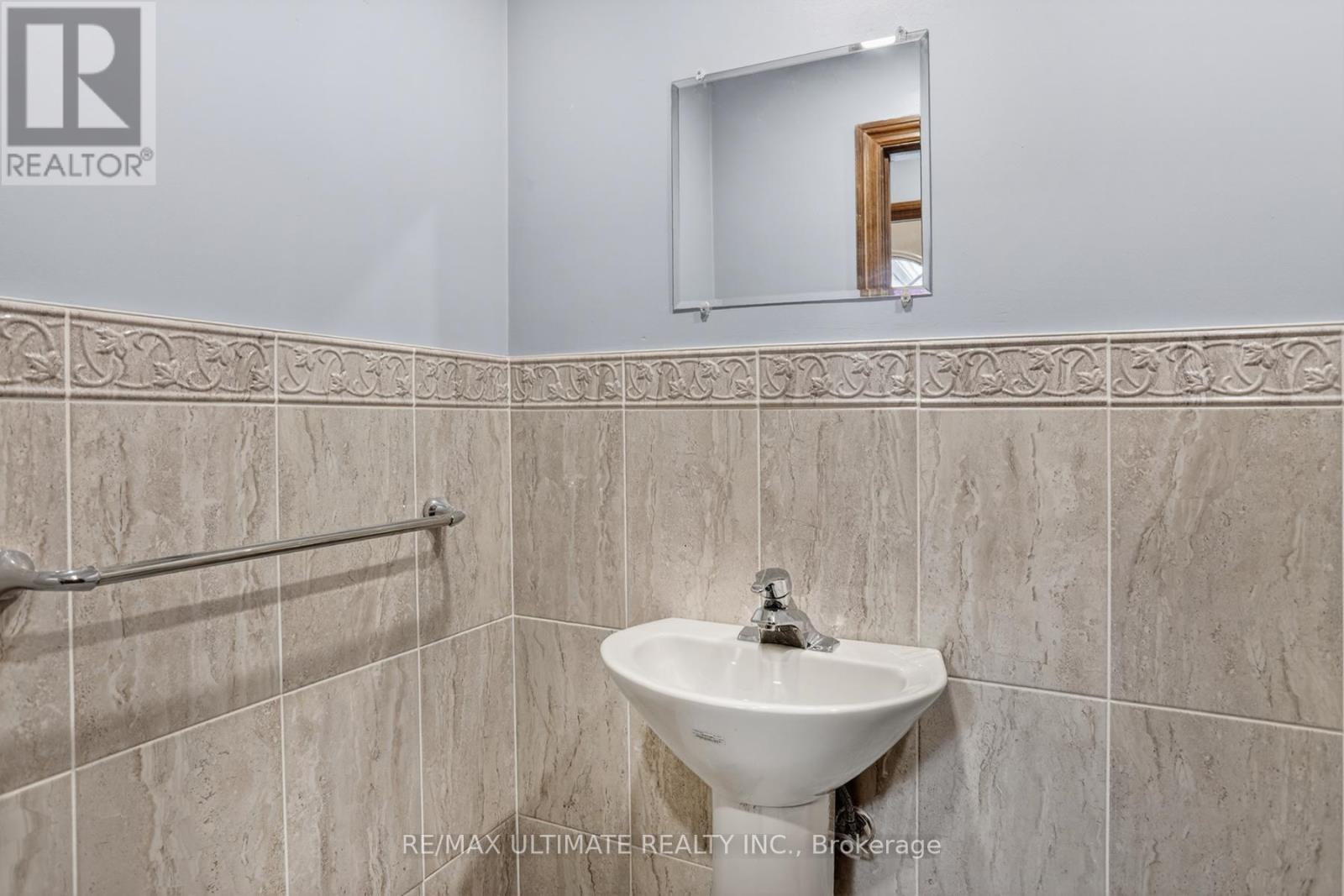 70 Rosemount Drive, Toronto, Ontario  M1K 2X3 - Photo 20 - E13005500