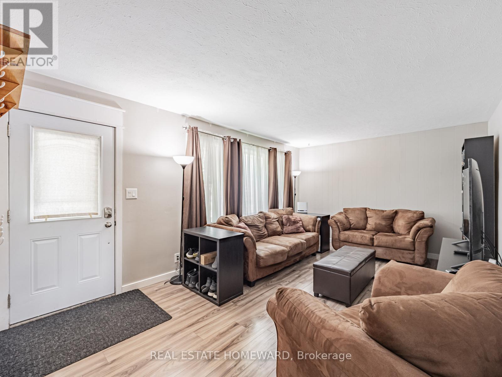 793 Eastglen Drive, Oshawa, Ontario  L1G 1H3 - Photo 3 - E13005532