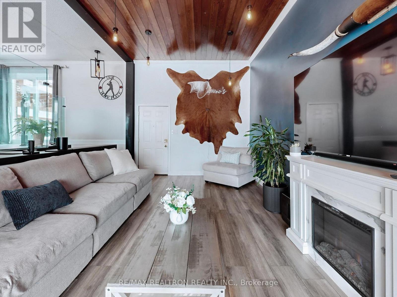 757 Kings Wharf Road, Kawartha Lakes, Ontario  K0M 1A0 - Photo 8 - X12843360