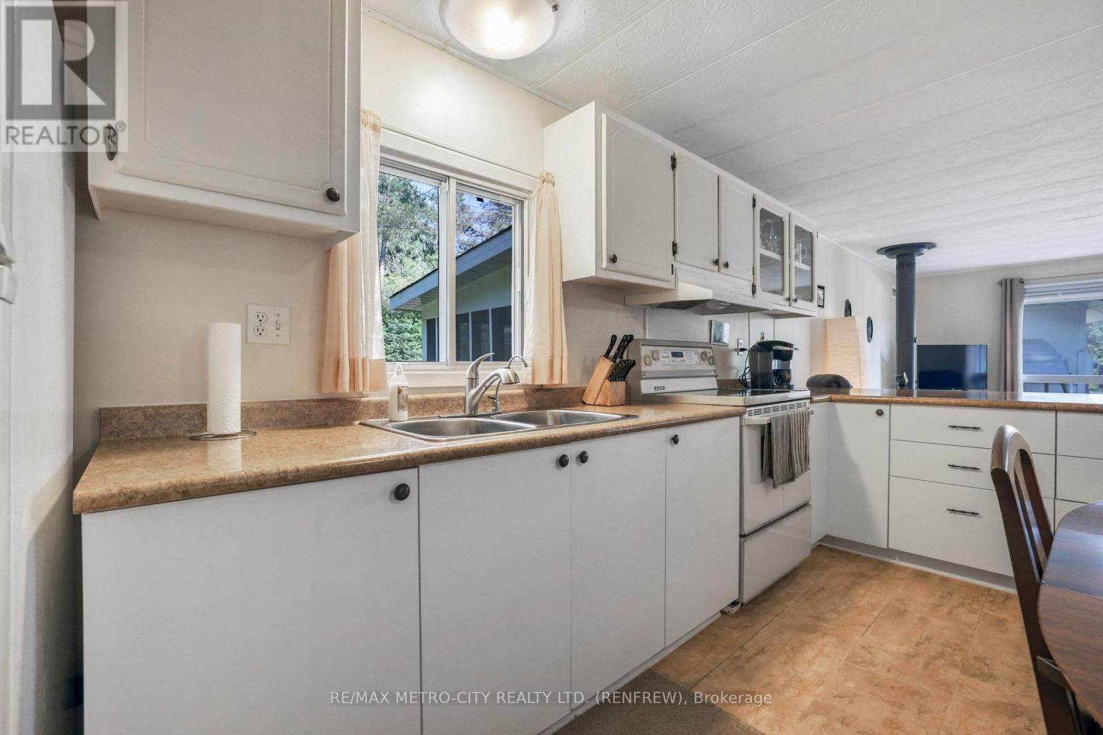 79 Flying Club Road, Greater Madawaska, Ontario  K0J 2R0 - Photo 15 - X13005426