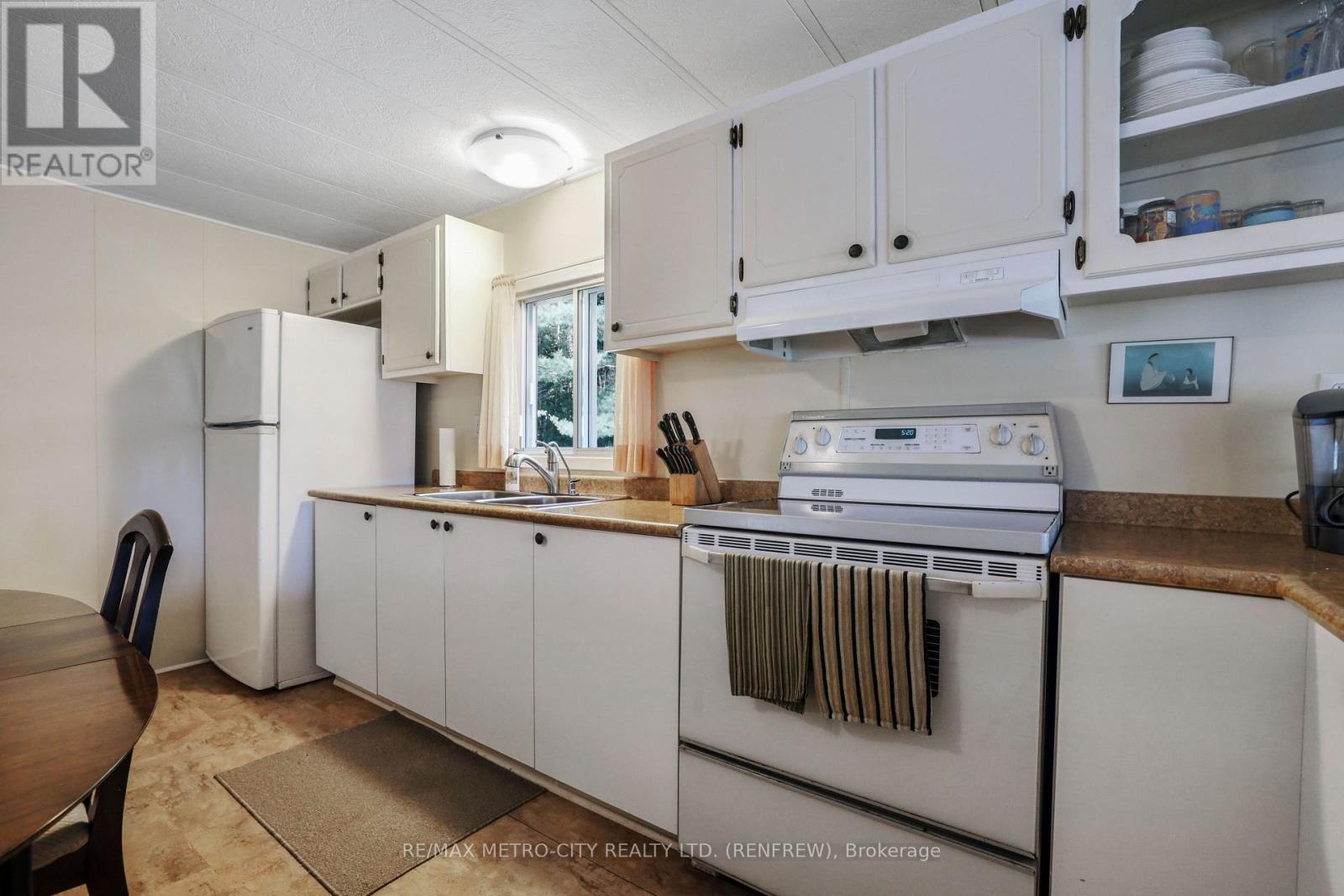 79 Flying Club Road, Greater Madawaska, Ontario  K0J 2R0 - Photo 16 - X13005426