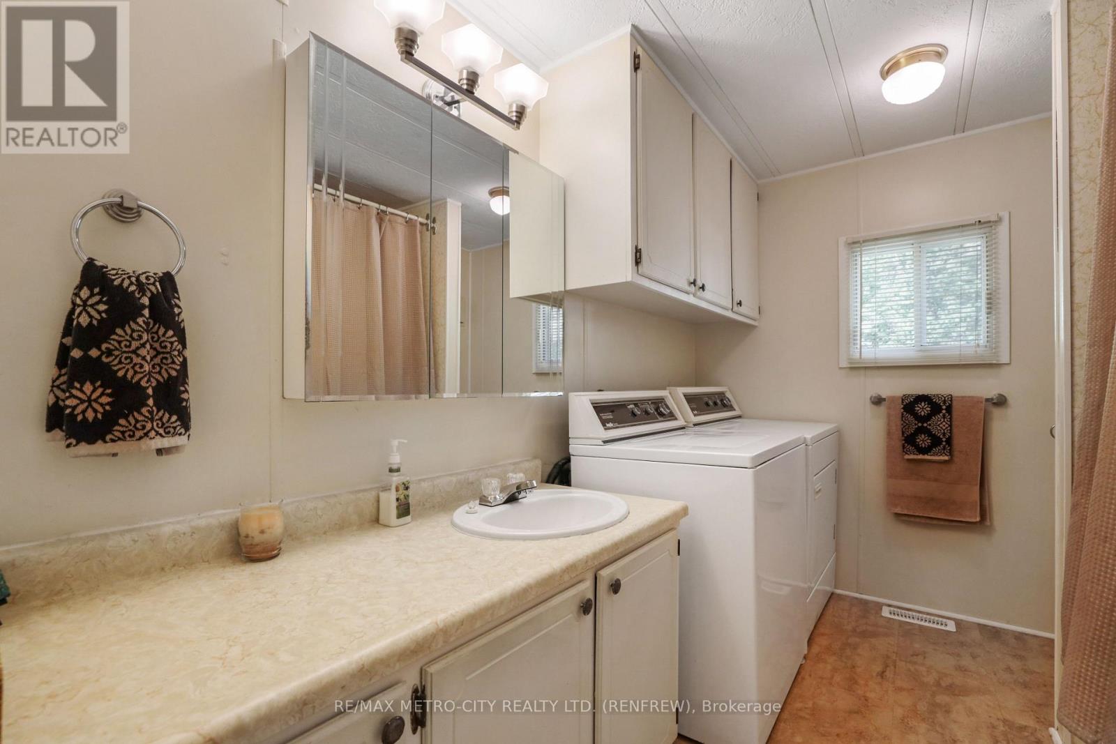 79 Flying Club Road, Greater Madawaska, Ontario  K0J 2R0 - Photo 21 - X13005426