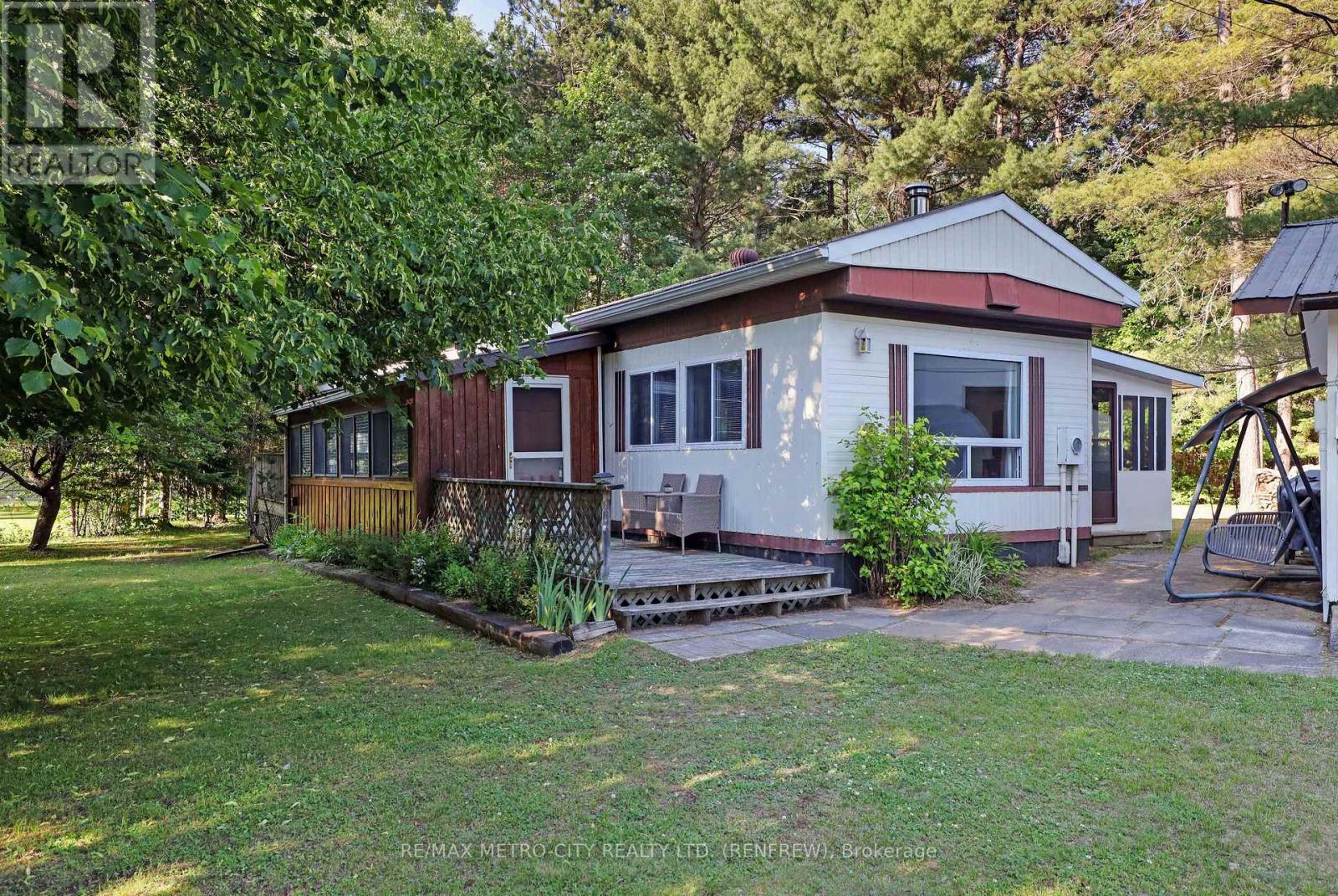 79 Flying Club Road, Greater Madawaska, Ontario  K0J 2R0 - Photo 7 - X13005426