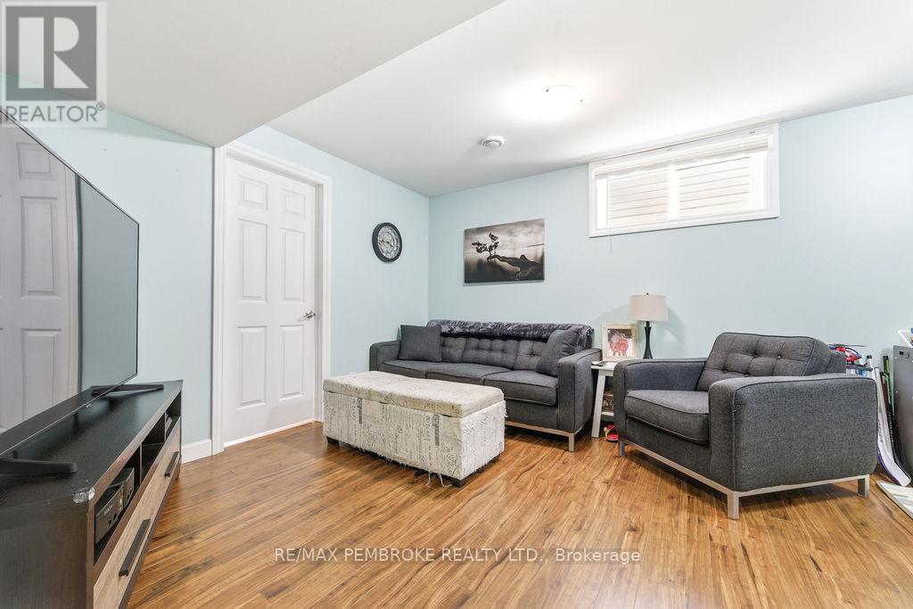 292 Mckenzie Street, Pembroke, Ontario  K8A 3V7 - Photo 24 - X13005610