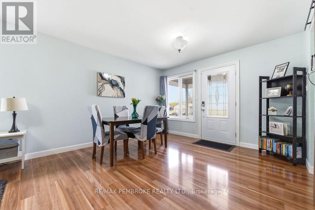 292 Mckenzie Street, Pembroke, Ontario  K8A 3V7 - Photo 4 - X13005610