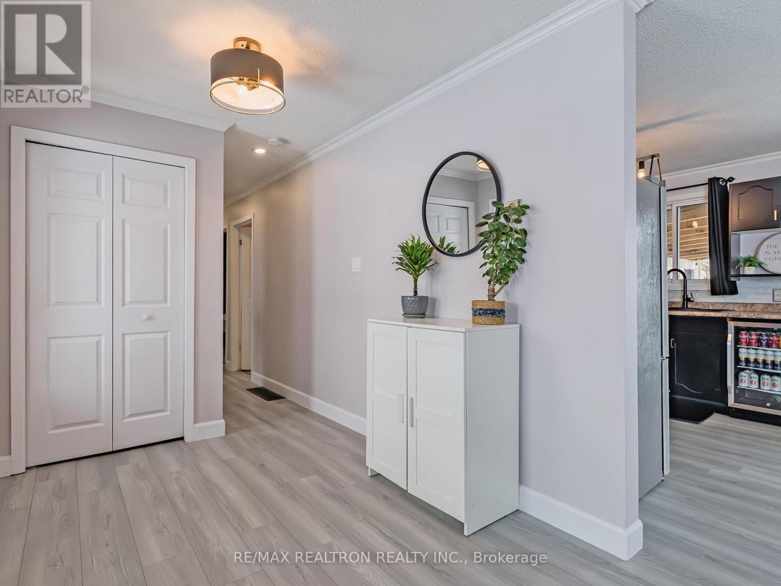 757 Kings Wharf Road, Kawartha Lakes, Ontario  K0M 1A0 - Photo 5 - X12843360