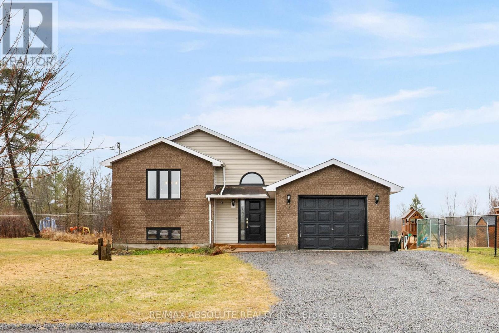 1877 RUSSETT DRIVE, McNab/Braeside, Ontario