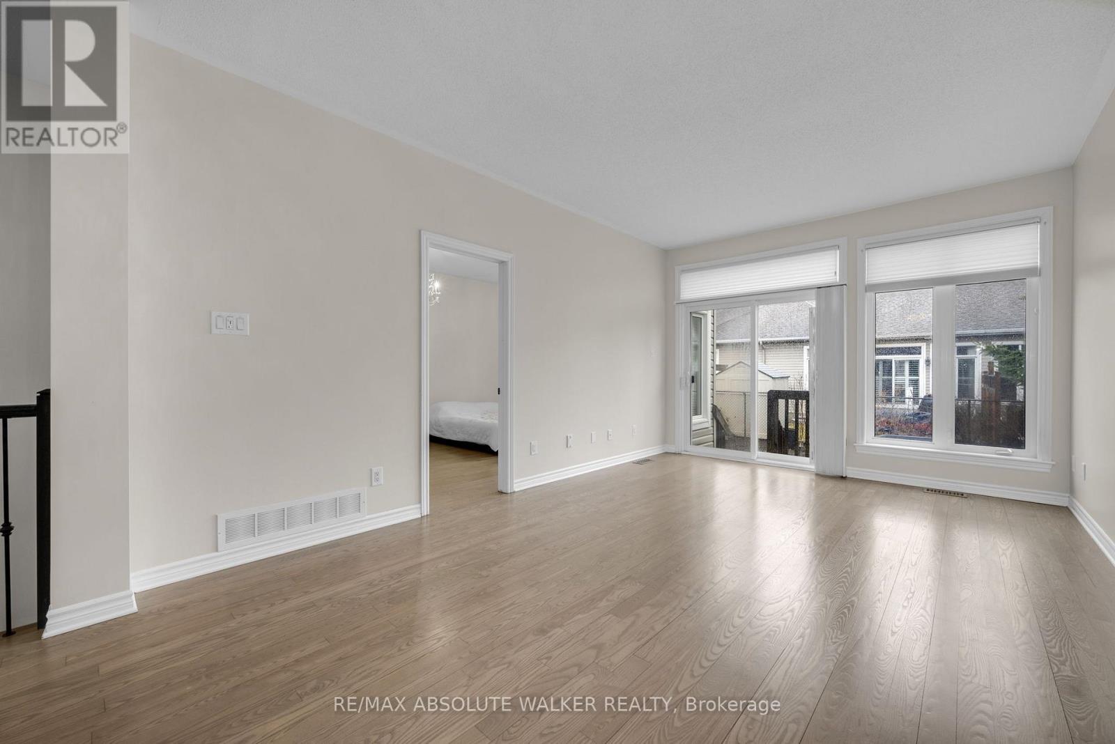 261 Bulrush Crescent, Ottawa, Ontario  K1T 0E5 - Photo 6 - X13005512