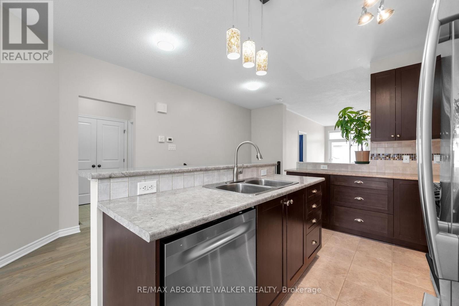 261 Bulrush Crescent, Ottawa, Ontario  K1T 0E5 - Photo 8 - X13005512