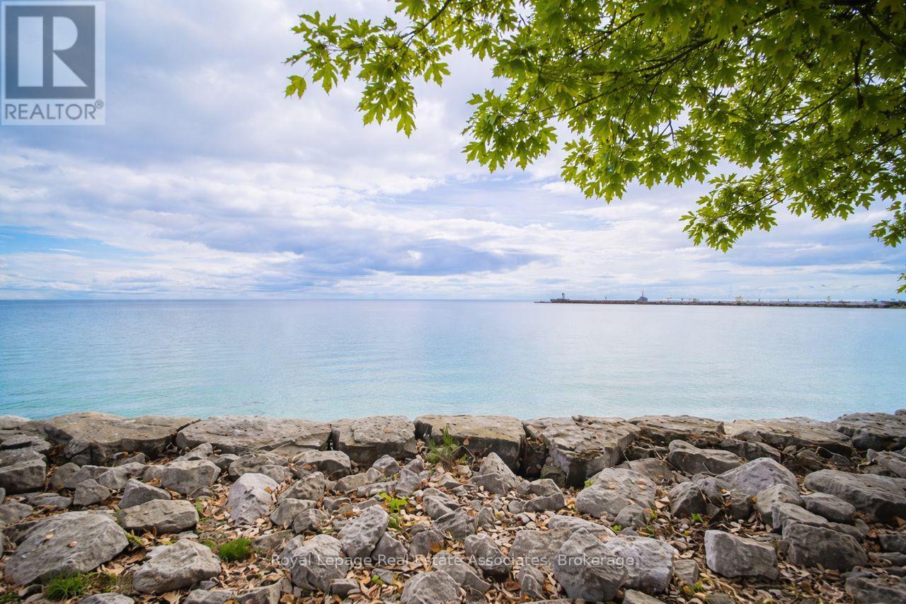 107 - 80 Port Street E, Mississauga, Ontario  L5G 4V6 - Photo 37 - W12801552