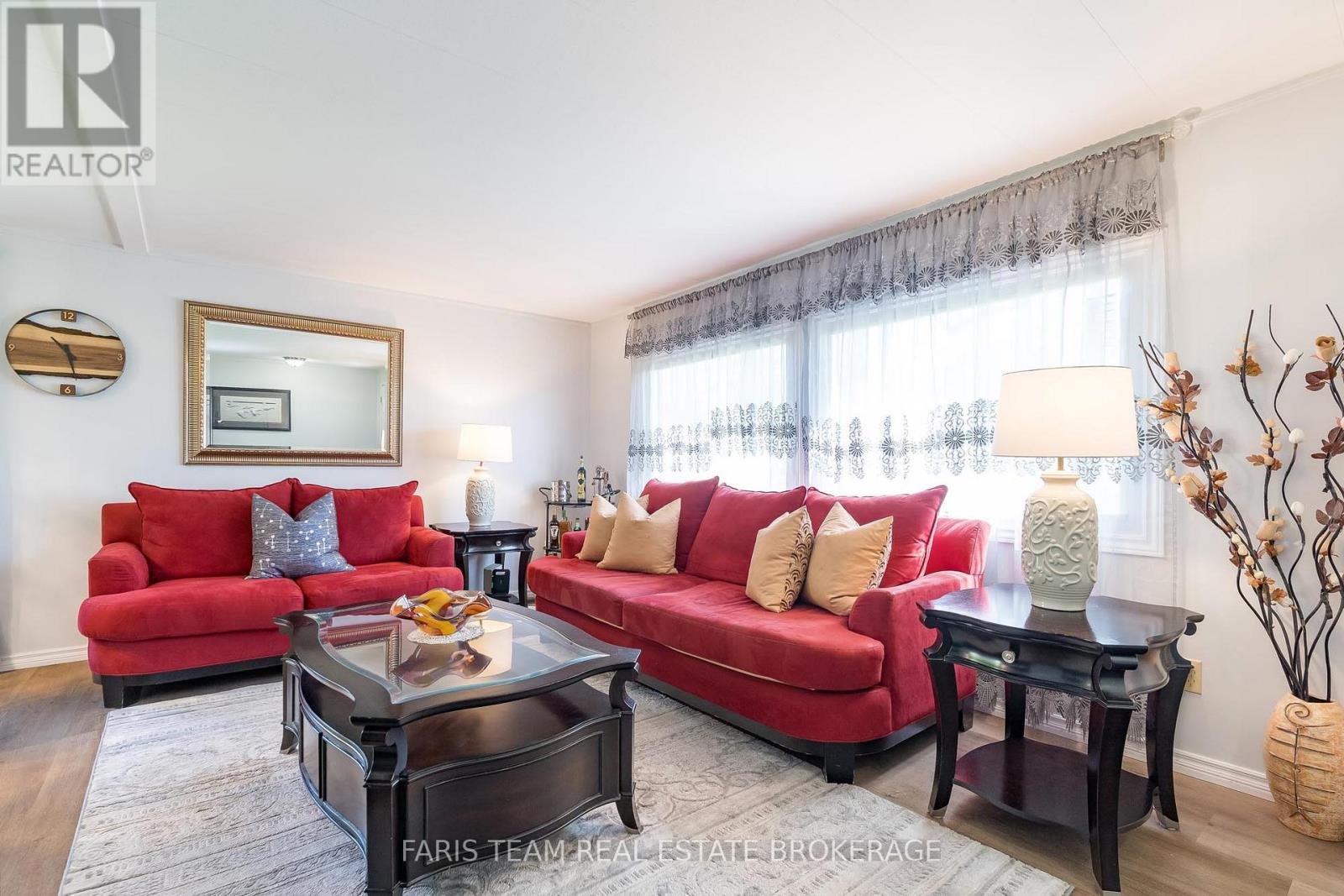 21 Hawthorne Drive, Innisfil, Ontario  L9S 1P7 - Photo 12 - N13005520