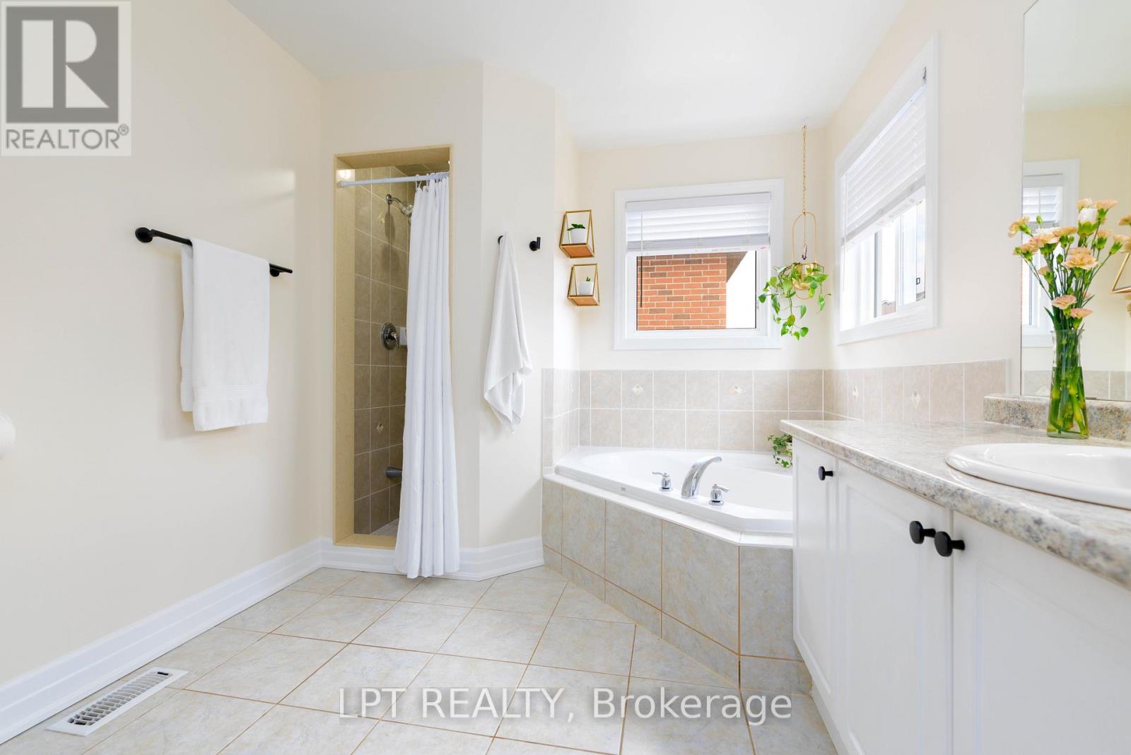 16 Bardawill Avenue, Georgina, Ontario  L4P 0E7 - Photo 20 - N13005558