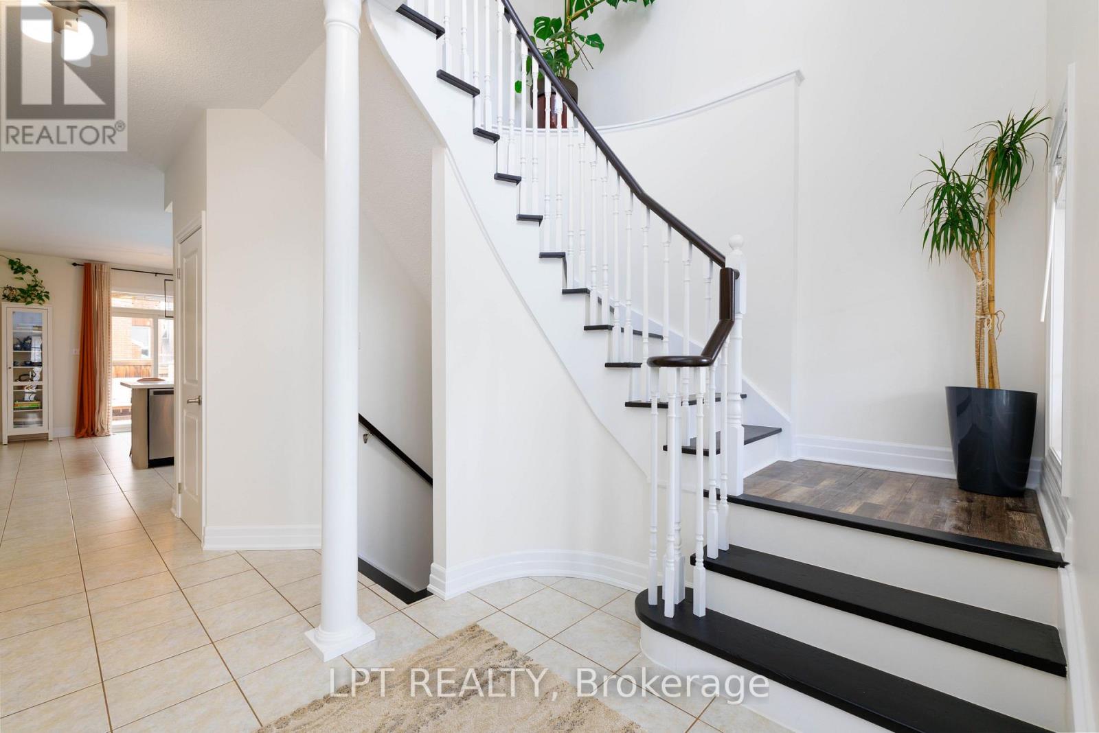 16 Bardawill Avenue, Georgina, Ontario  L4P 0E7 - Photo 7 - N13005558