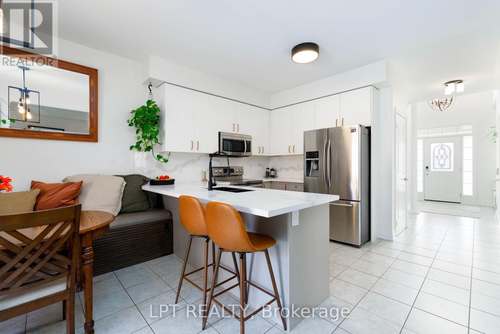 16 Bardawill Avenue, Georgina, Ontario  L4P 0E7 - Photo 9 - N13005558