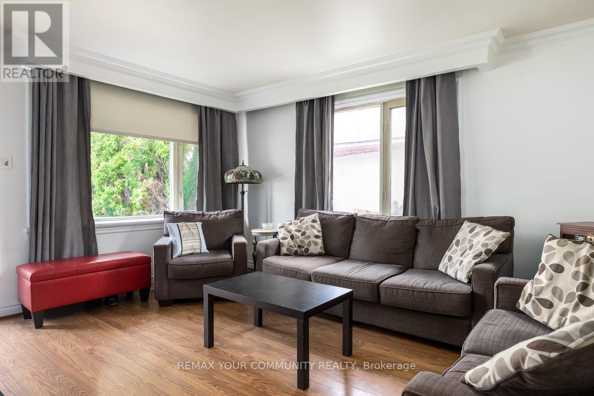 156 James Street, Bradford West Gwillimbury (Bradford), Ontario  L3Z 1J7 - Photo 3 - N13005560