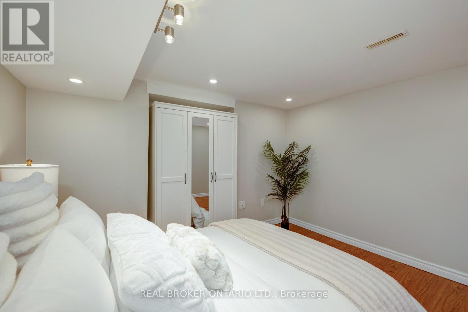 Bsmt - 25 Charnwood Place, Markham, Ontario  L3T 5H2 - Photo 8 - N13005600