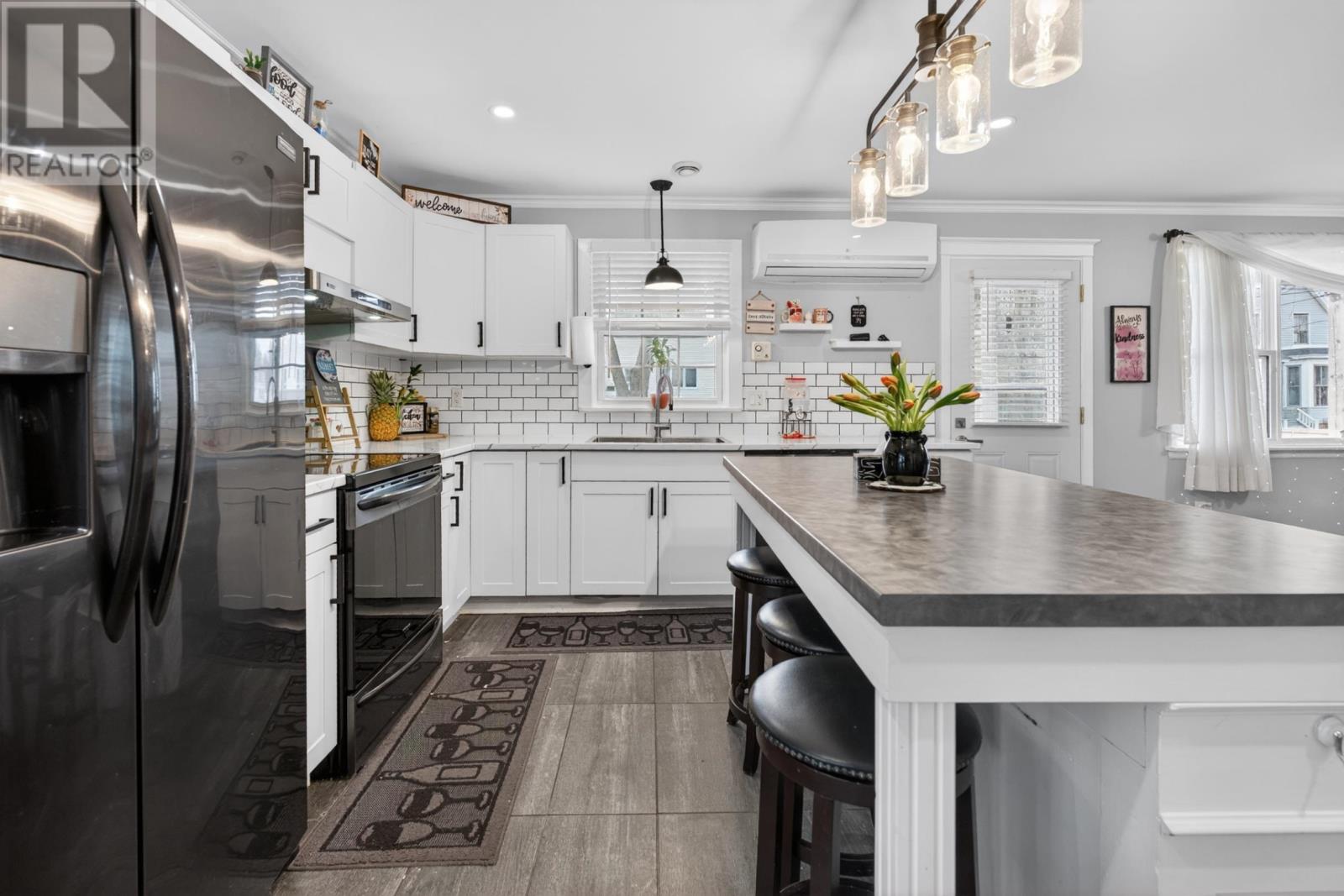 338 Myrtle Street, Summerside, Prince Edward Island  C1N 1X6 - Photo 7 - 202607595