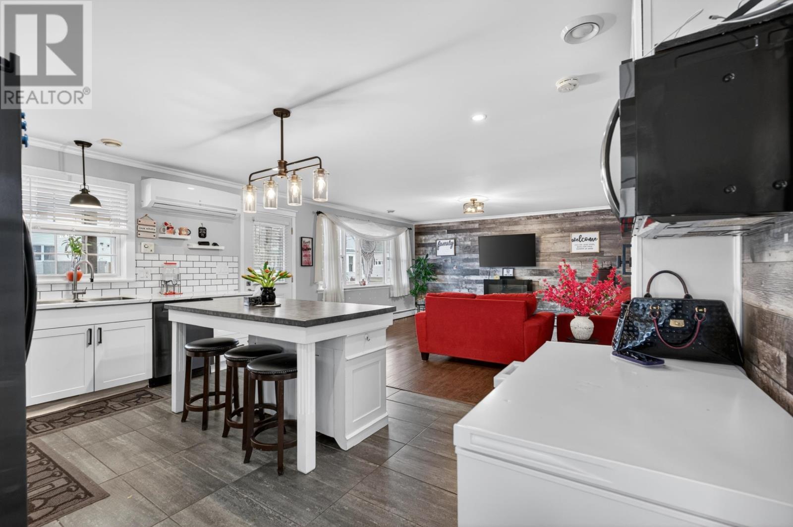 338 Myrtle Street, Summerside, Prince Edward Island  C1N 1X6 - Photo 8 - 202607595